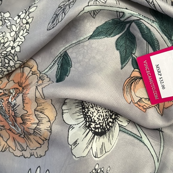NWT VINCE CAMUTO Floral Bird Print Scarf Wrap - Picture 3 of 4